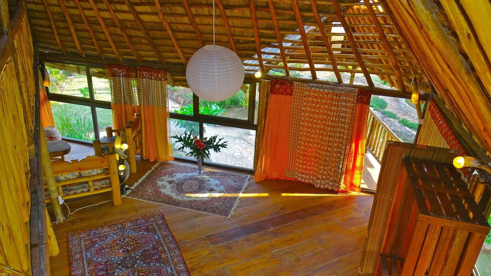 Malakai Eco Lodge Kajansi ภายนอก รูปภาพ